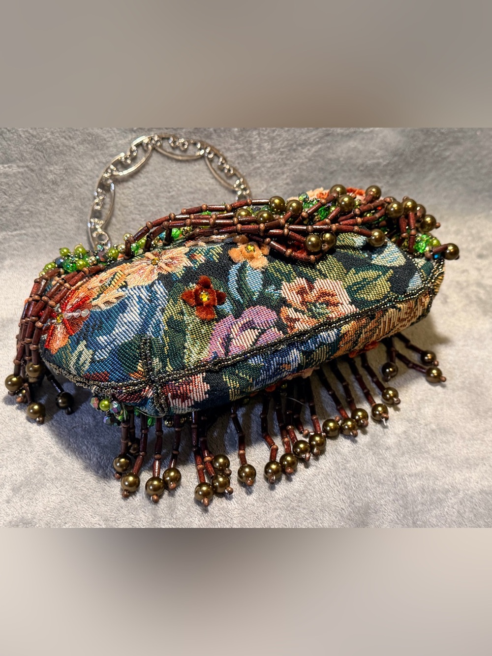 Leko London Carpet Beaded Evening Clutch - Picture 5 of 6